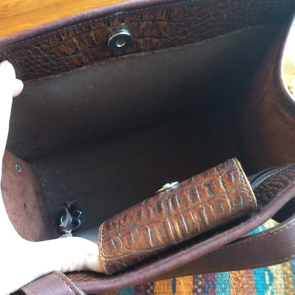 Brighton Brown Croc Embossed Leather Very Roomy - Picture 4 of 6